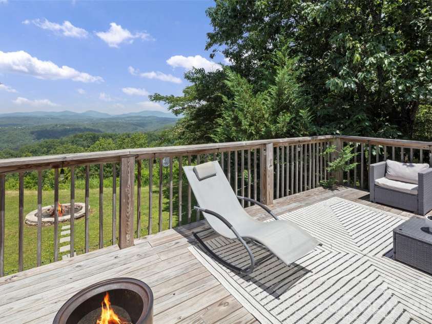 354 Boulder View Drive, Flat Rock, NC 28731.  MLS# CAR4403258, YatesRealty ID 37905. Great deck for entertaining