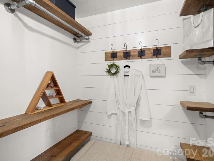354 Boulder View Drive, Flat Rock, NC 28731.  MLS# CAR4403258, YatesRealty ID 37905. Primary closet