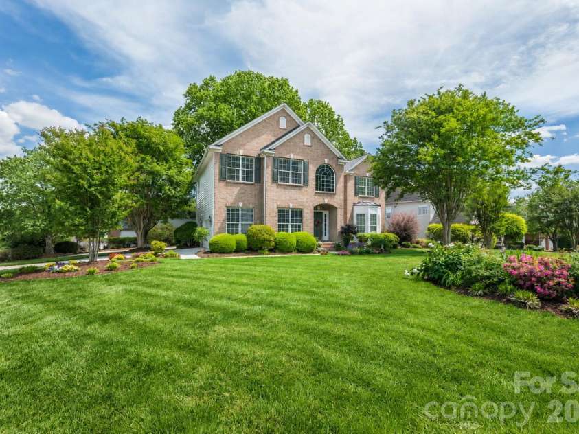 15936 Northstone Drive, Huntersville, NC 28078.  MLS# CAR4391783, YatesRealty ID 37906. 