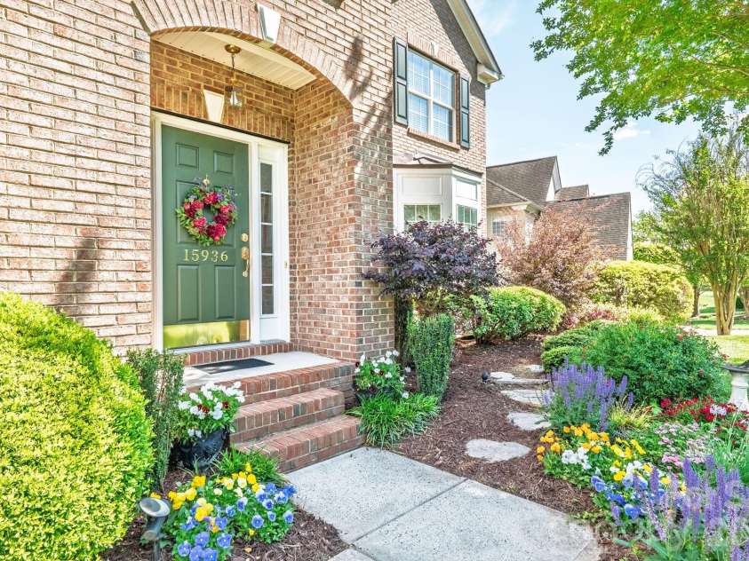 15936 Northstone Drive, Huntersville, NC 28078.  MLS# CAR4391783, YatesRealty ID 37906. 