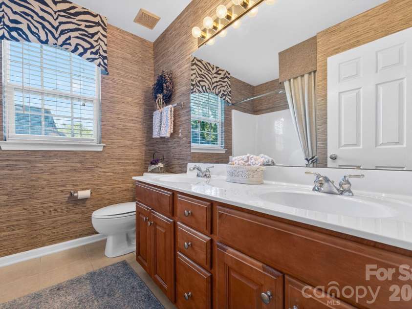 15936 Northstone Drive, Huntersville, NC 28078.  MLS# CAR4391783, YatesRealty ID 37906. 