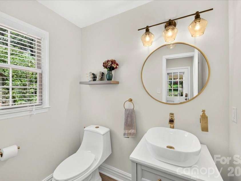 6601 Woodshed Circle, Charlotte, NC 28270.  MLS# CAR4405075, YatesRealty ID 37908. 