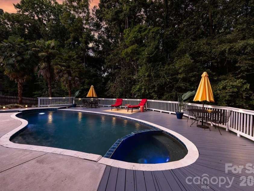 6601 Woodshed Circle, Charlotte, NC 28270.  MLS# CAR4405075, YatesRealty ID 37908. 