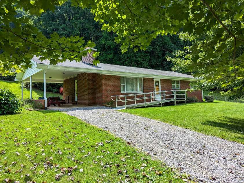 1524 Seven Mile Ridge Road, Burnsville, NC 28714.  MLS# CAR4166192, YatesRealty ID 3791. 