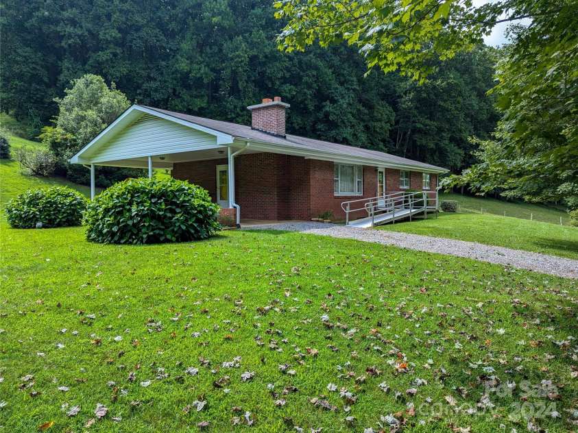 1524 Seven Mile Ridge Road, Burnsville, NC 28714.  MLS# CAR4166192, YatesRealty ID 3791. 