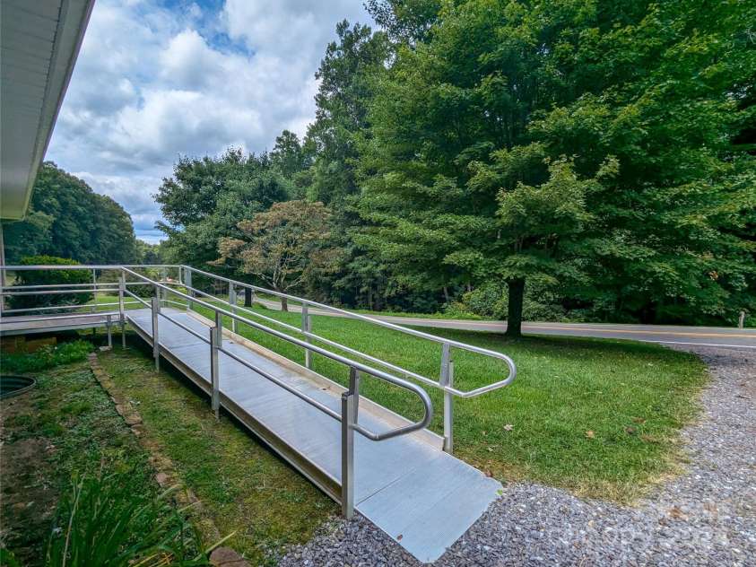 1524 Seven Mile Ridge Road, Burnsville, NC 28714.  MLS# CAR4166192, YatesRealty ID 3791. 