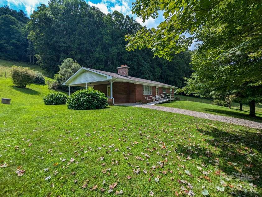 1524 Seven Mile Ridge Road, Burnsville, NC 28714.  MLS# CAR4166192, YatesRealty ID 3791. 