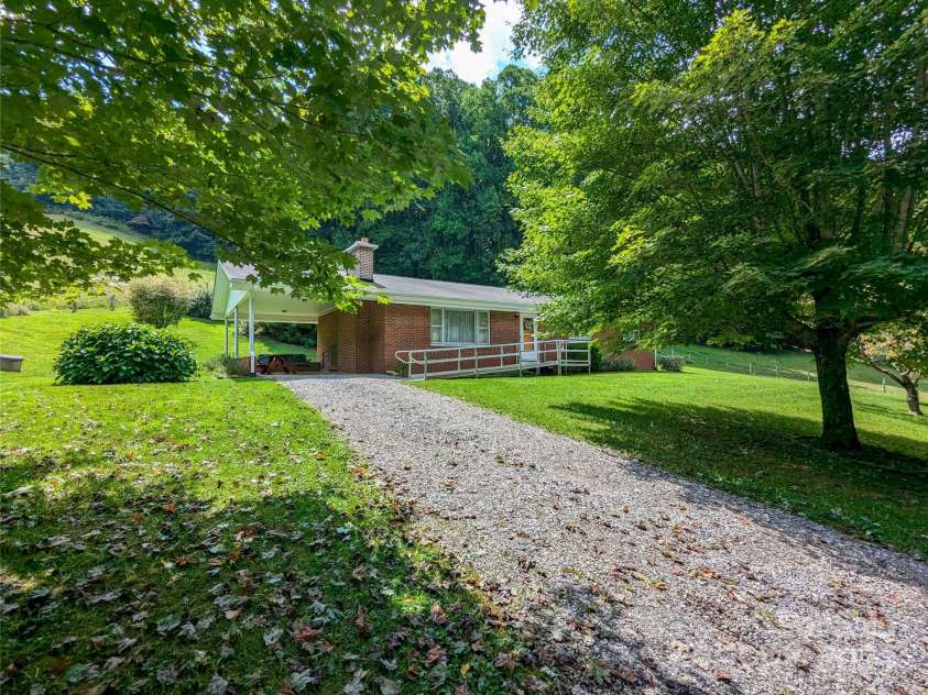 1524 Seven Mile Ridge Road, Burnsville, NC 28714.  MLS# CAR4166192, YatesRealty ID 3791. 