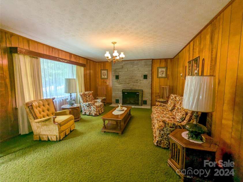 1524 Seven Mile Ridge Road, Burnsville, NC 28714.  MLS# CAR4166192, YatesRealty ID 3791. 