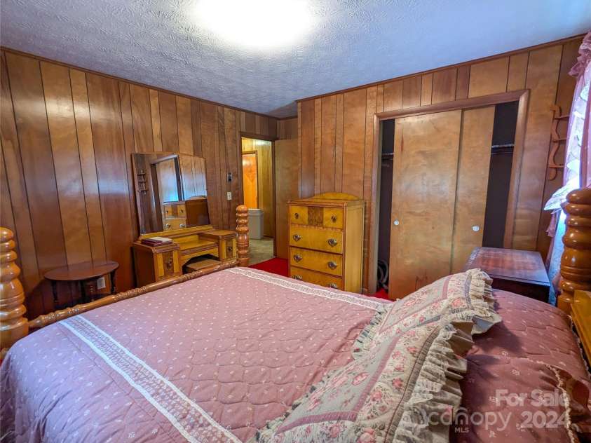 1524 Seven Mile Ridge Road, Burnsville, NC 28714.  MLS# CAR4166192, YatesRealty ID 3791. 