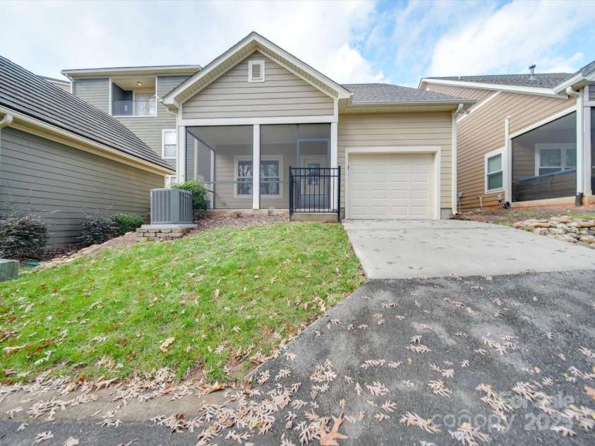 15334 Birkdale Commons Parkway, Huntersville, NC 28078.  MLS# CAR4207665, YatesRealty ID 3791. Back of House