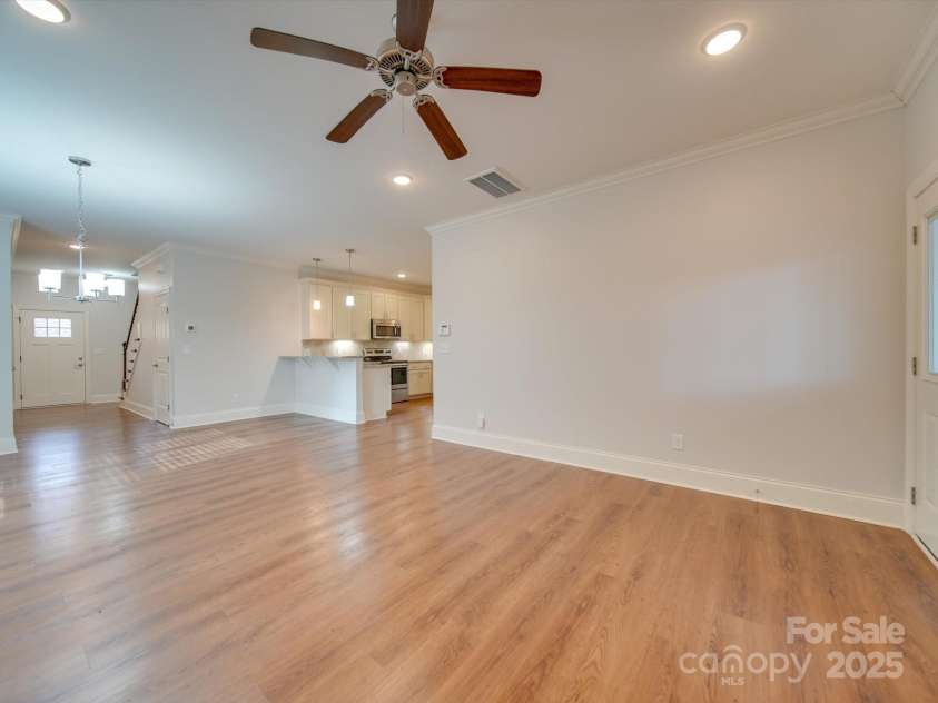 15334 Birkdale Commons Parkway, Huntersville, NC 28078.  MLS# CAR4207665, YatesRealty ID 3791. Great Room