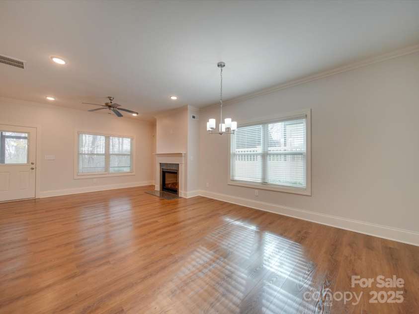 15334 Birkdale Commons Parkway, Huntersville, NC 28078.  MLS# CAR4207665, YatesRealty ID 3791. Great Room