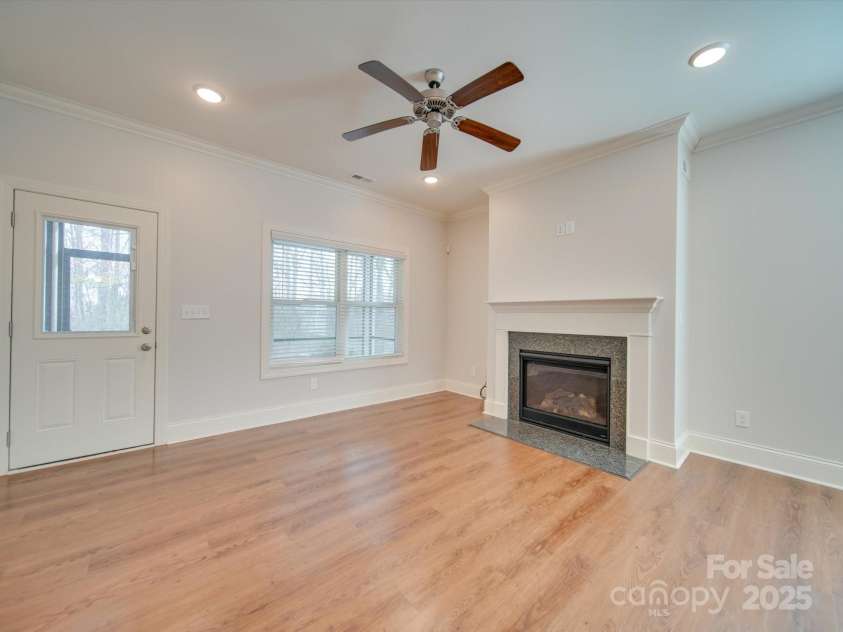 15334 Birkdale Commons Parkway, Huntersville, NC 28078.  MLS# CAR4207665, YatesRealty ID 3791. Great Room
