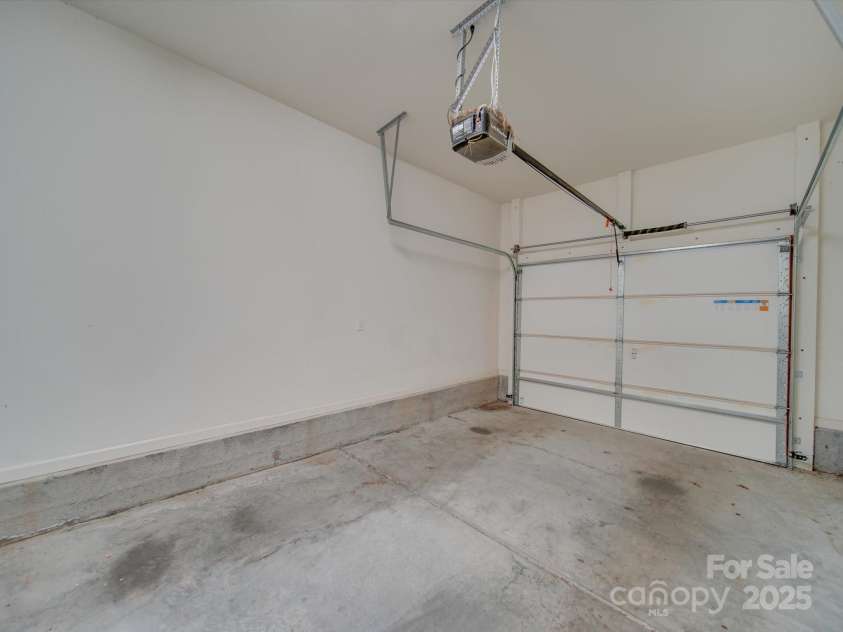 15334 Birkdale Commons Parkway, Huntersville, NC 28078.  MLS# CAR4207665, YatesRealty ID 3791. Interior of Garage