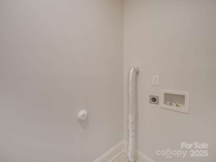 15334 Birkdale Commons Parkway, Huntersville, NC 28078.  MLS# CAR4207665, YatesRealty ID 3791. Laundry Room