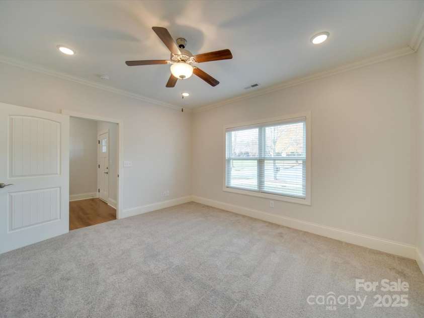 15334 Birkdale Commons Parkway, Huntersville, NC 28078.  MLS# CAR4207665, YatesRealty ID 3791. Primary Bedroom