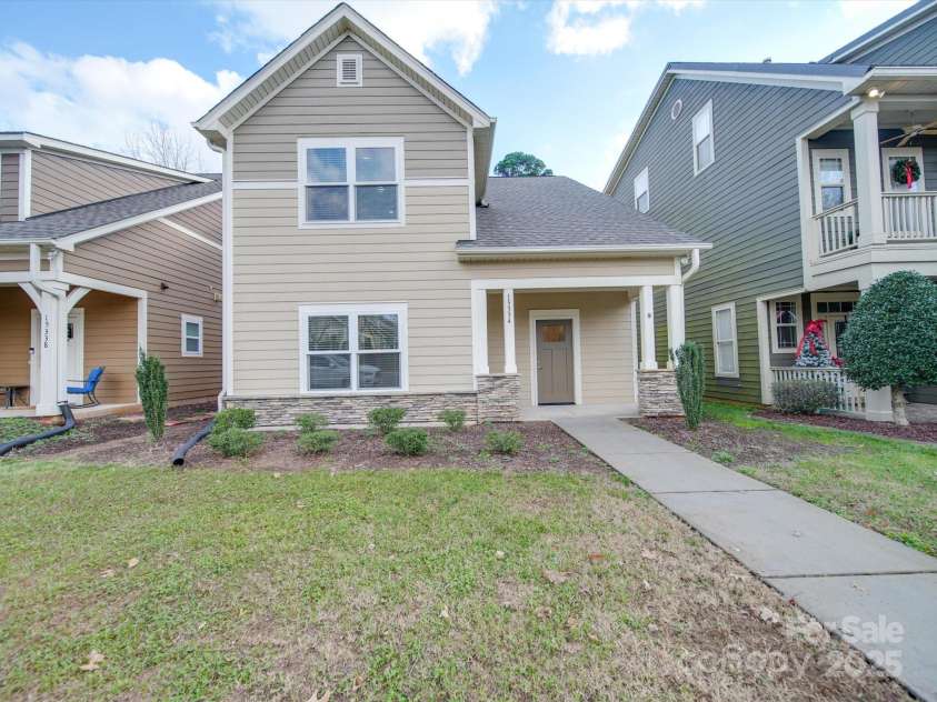 15334 Birkdale Commons Parkway, Huntersville, NC 28078.  MLS# CAR4207665, YatesRealty ID 3791. Welcome home to 15334 S Birkdale Commons Pkwy