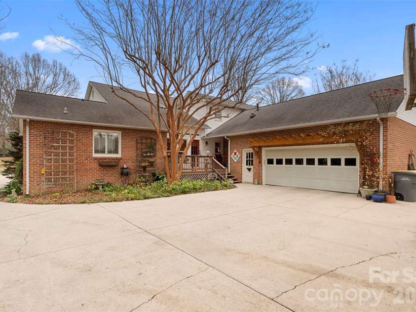 1615 Eastwood Drive, Kannapolis, NC 28081.  MLS# CAR4347467, YatesRealty ID 3791. Back side loading garage