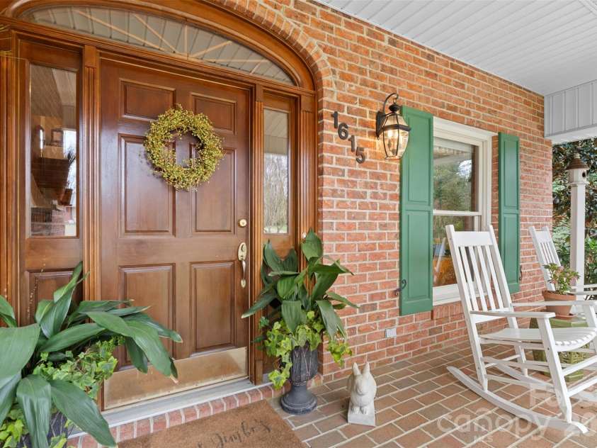1615 Eastwood Drive, Kannapolis, NC 28081.  MLS# CAR4347467, YatesRealty ID 3791. Front Porch