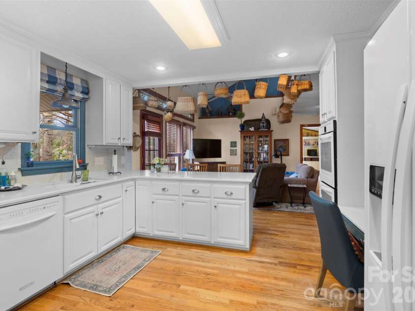 1615 Eastwood Drive, Kannapolis, NC 28081.  MLS# CAR4347467, YatesRealty ID 3791. Kitchen 