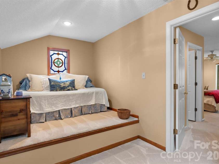 1615 Eastwood Drive, Kannapolis, NC 28081.  MLS# CAR4347467, YatesRealty ID 3791. Loft area