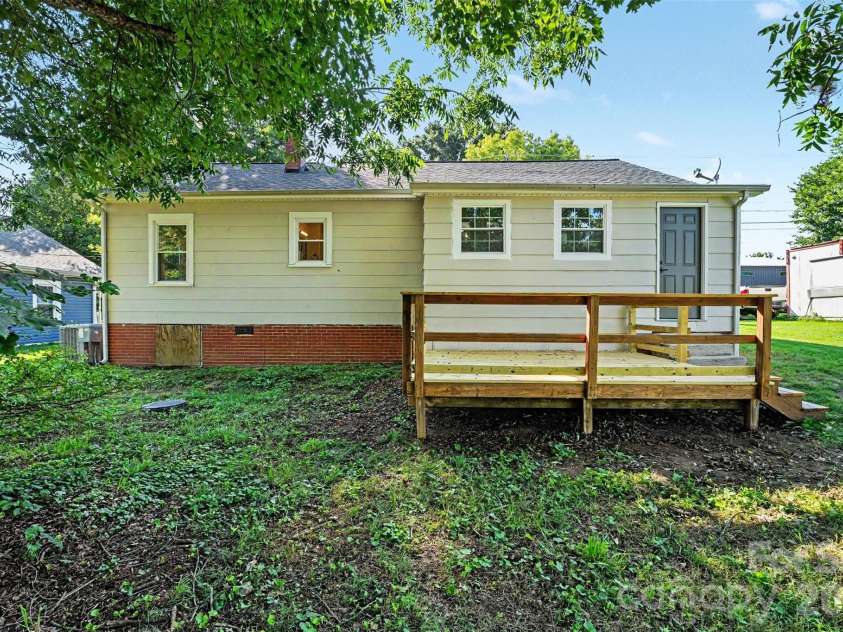 115 Autumn Leaf Road, Troutman, NC 28166.  MLS# CAR4404853, YatesRealty ID 37913. 