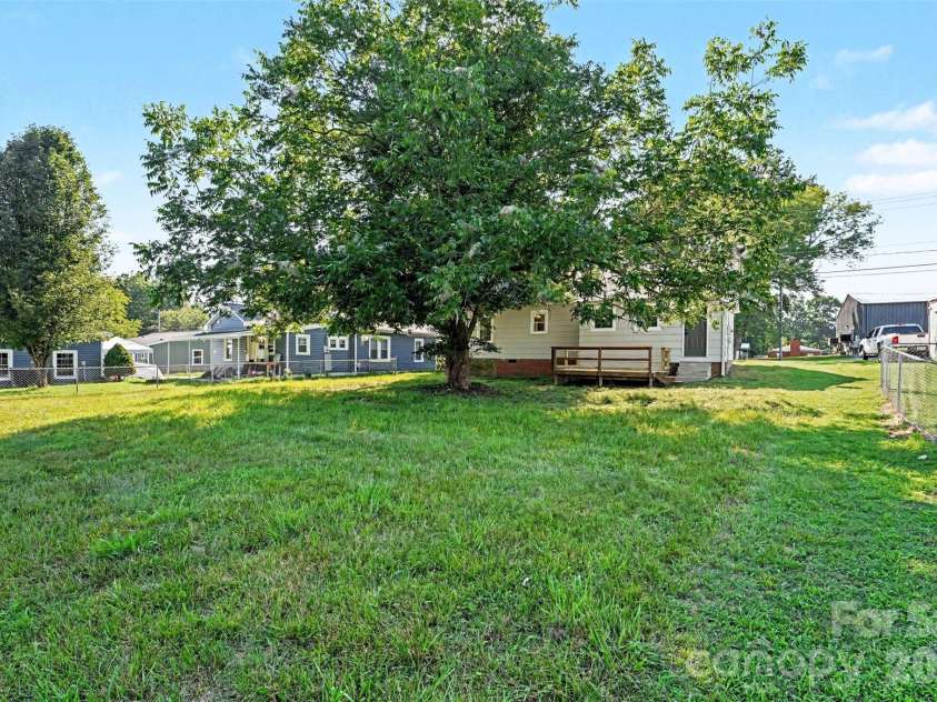 115 Autumn Leaf Road, Troutman, NC 28166.  MLS# CAR4404853, YatesRealty ID 37913. 