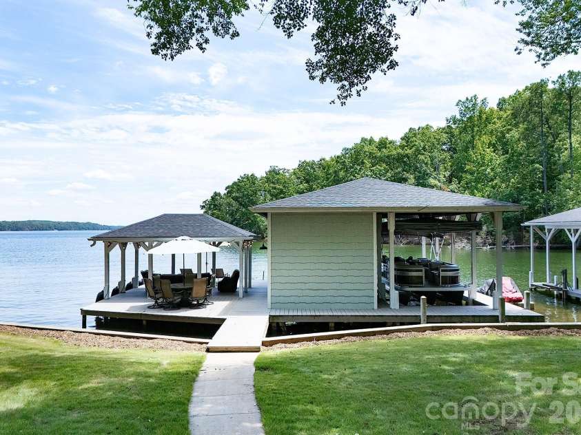 136 Lakeland Circle, Mount Gilead, NC 27306.  MLS# CAR4402425, YatesRealty ID 37914. 