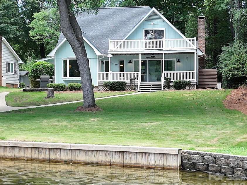 136 Lakeland Circle, Mount Gilead, NC 27306.  MLS# CAR4402425, YatesRealty ID 37914. 