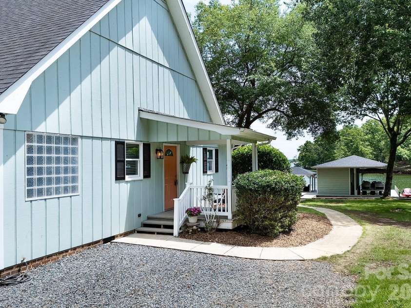 136 Lakeland Circle, Mount Gilead, NC 27306.  MLS# CAR4402425, YatesRealty ID 37914. 
