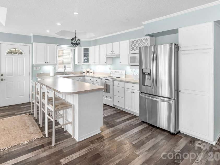 136 Lakeland Circle, Mount Gilead, NC 27306.  MLS# CAR4402425, YatesRealty ID 37914. 