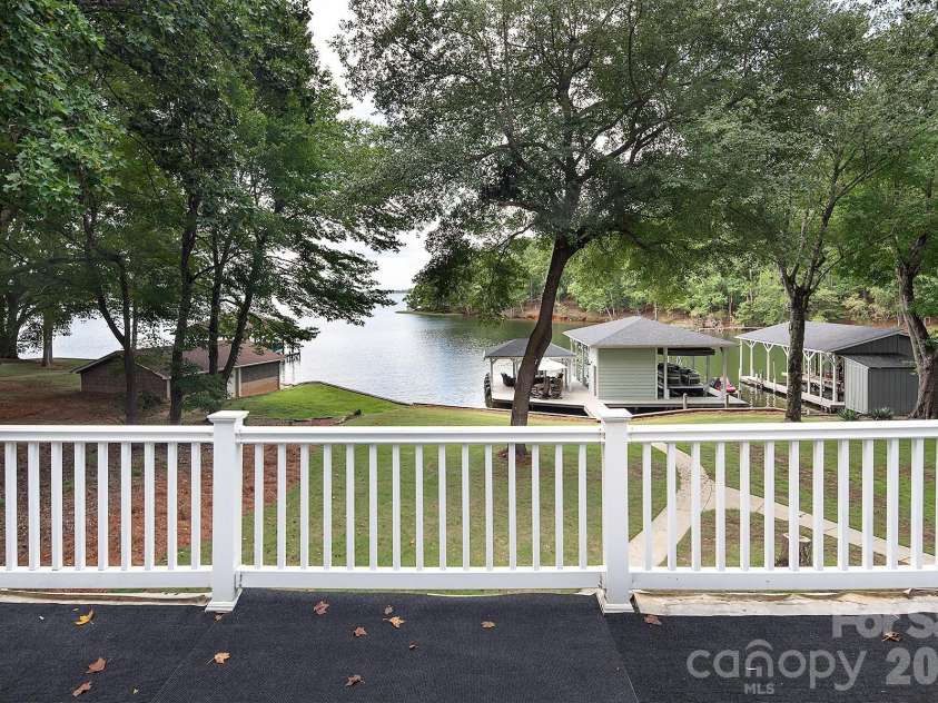 136 Lakeland Circle, Mount Gilead, NC 27306.  MLS# CAR4402425, YatesRealty ID 37914. 