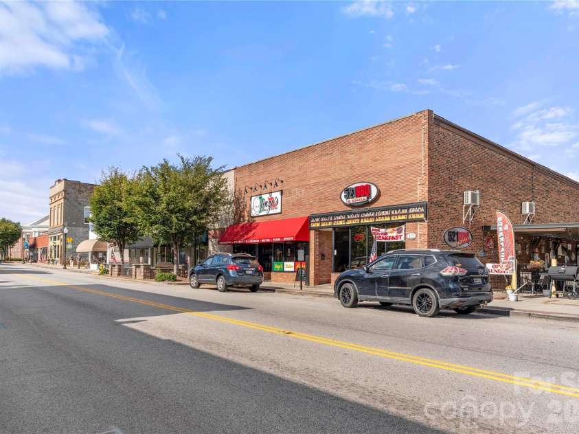 463 Barr Street, Lancaster, SC 29720.  MLS# CAR4354951, YatesRealty ID 3792. 