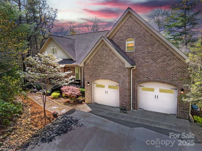 986 Salola Lane, Brevard, NC 28712.  MLS# CAR4141293, YatesRealty ID 3792. 