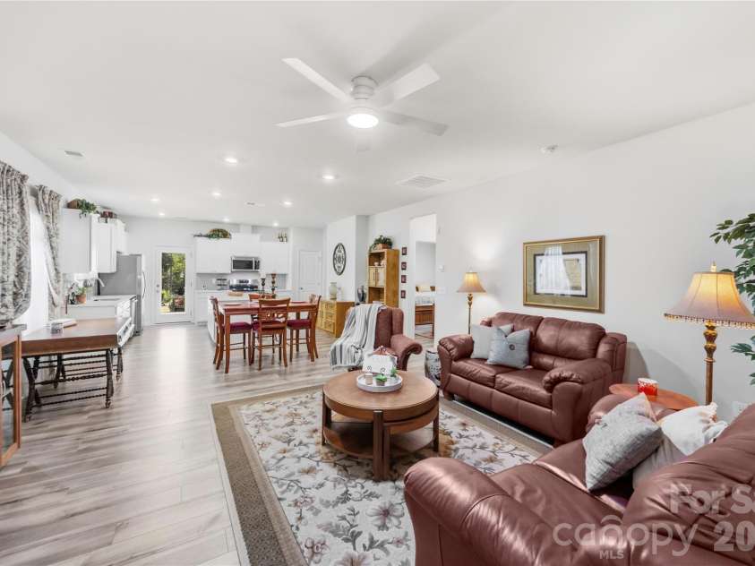 2928 Legacy Ridge Lane, Catawba, NC 28609.  MLS# CAR4391461, YatesRealty ID 37920. 
