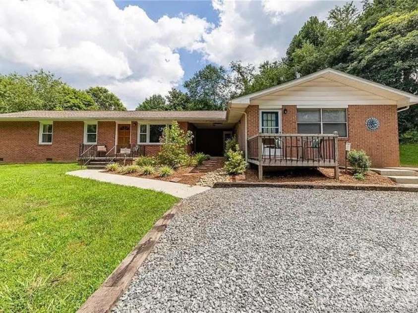 96 Rolling Hills Road, Mills River, NC 28759.  MLS# CAR4400685, YatesRealty ID 37923. 