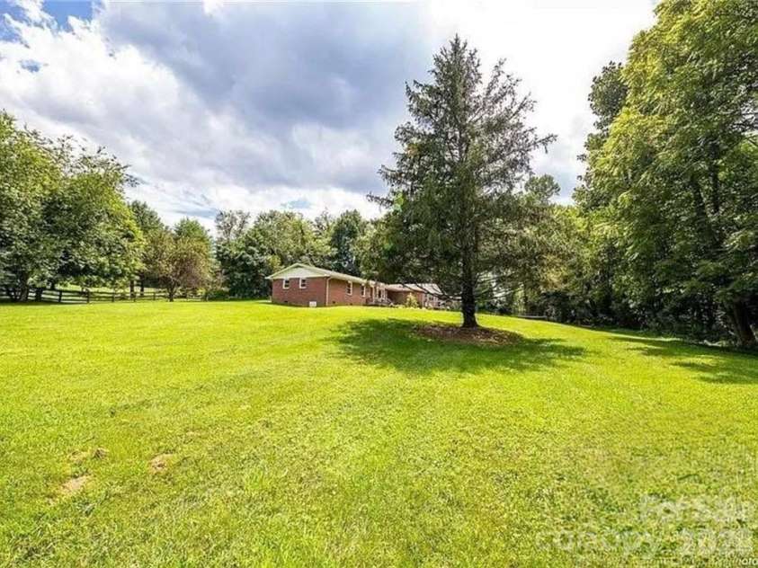96 Rolling Hills Road, Mills River, NC 28759.  MLS# CAR4400685, YatesRealty ID 37923. 