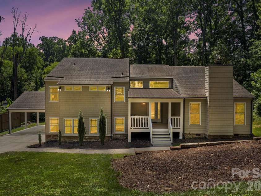 6219 Fair Valley Drive, Charlotte, NC 28226.  MLS# CAR4400591, YatesRealty ID 37924. 