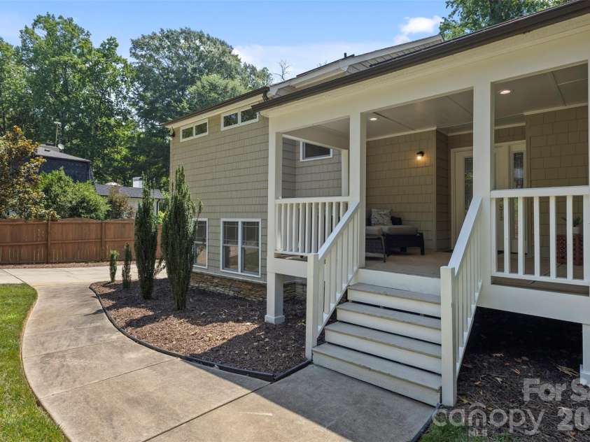 6219 Fair Valley Drive, Charlotte, NC 28226.  MLS# CAR4400591, YatesRealty ID 37924. 
