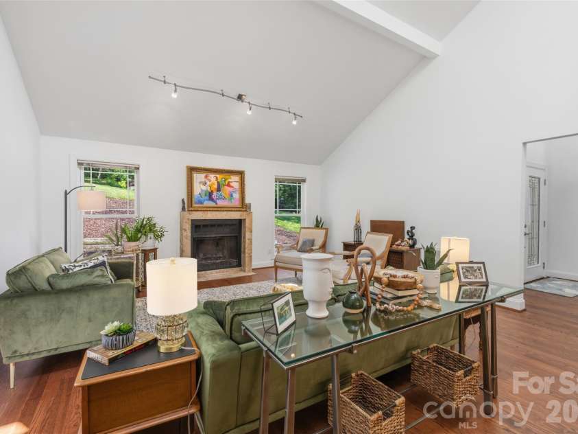 6219 Fair Valley Drive, Charlotte, NC 28226.  MLS# CAR4400591, YatesRealty ID 37924. 