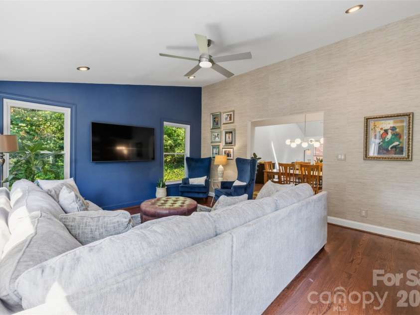 6219 Fair Valley Drive, Charlotte, NC 28226.  MLS# CAR4400591, YatesRealty ID 37924. 