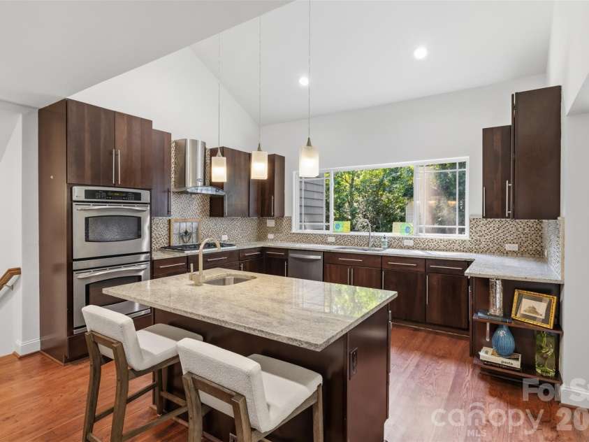 6219 Fair Valley Drive, Charlotte, NC 28226.  MLS# CAR4400591, YatesRealty ID 37924. 