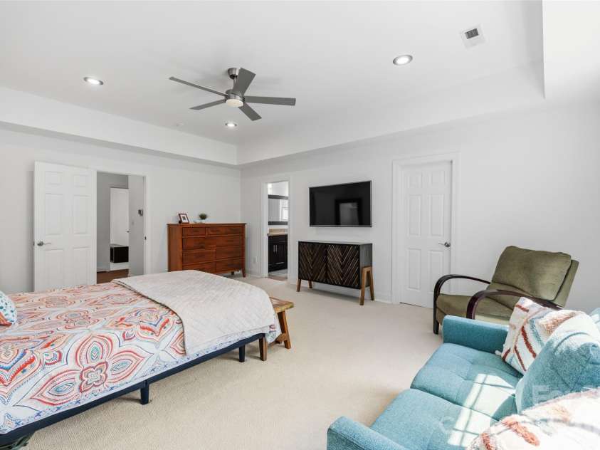 6219 Fair Valley Drive, Charlotte, NC 28226.  MLS# CAR4400591, YatesRealty ID 37924. 