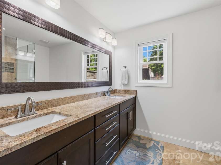 6219 Fair Valley Drive, Charlotte, NC 28226.  MLS# CAR4400591, YatesRealty ID 37924. 