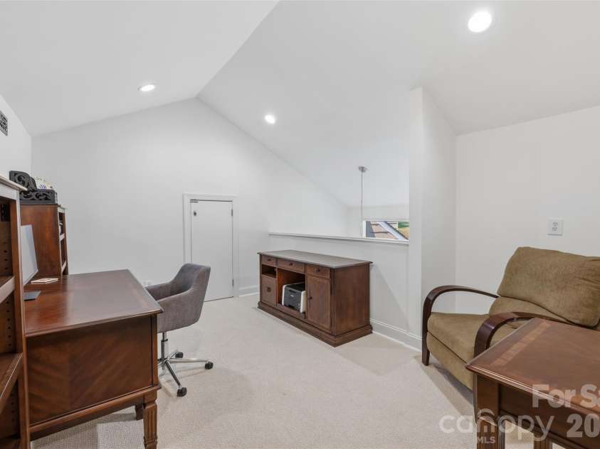 6219 Fair Valley Drive, Charlotte, NC 28226.  MLS# CAR4400591, YatesRealty ID 37924. 