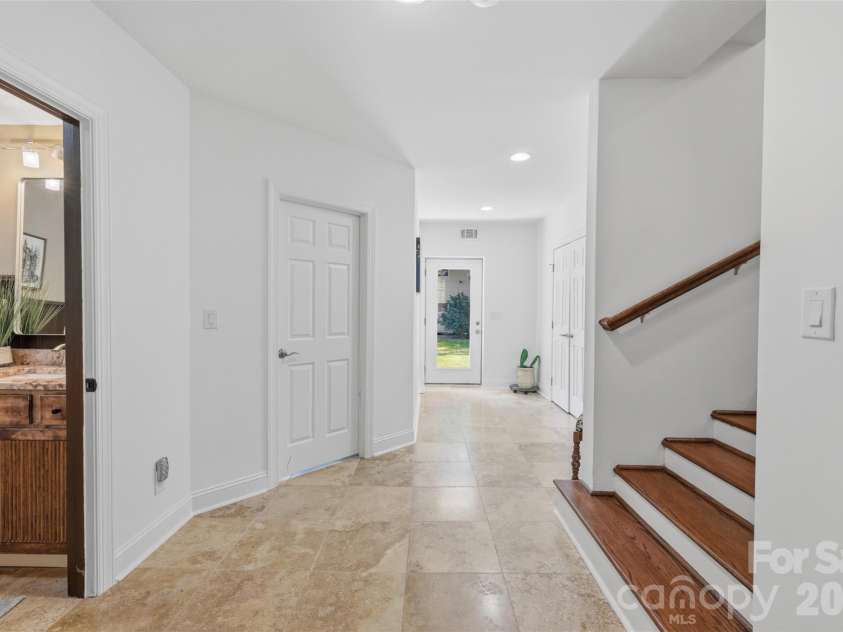 6219 Fair Valley Drive, Charlotte, NC 28226.  MLS# CAR4400591, YatesRealty ID 37924. 
