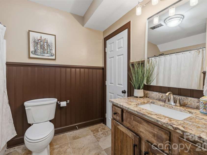 6219 Fair Valley Drive, Charlotte, NC 28226.  MLS# CAR4400591, YatesRealty ID 37924. 
