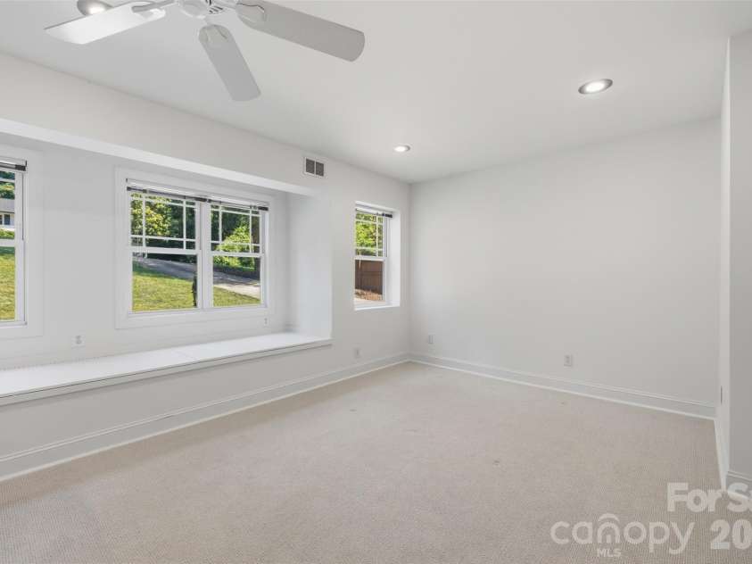 6219 Fair Valley Drive, Charlotte, NC 28226.  MLS# CAR4400591, YatesRealty ID 37924. 