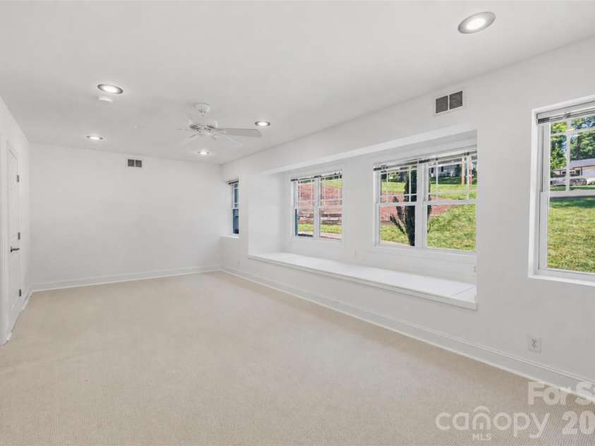 6219 Fair Valley Drive, Charlotte, NC 28226.  MLS# CAR4400591, YatesRealty ID 37924. 